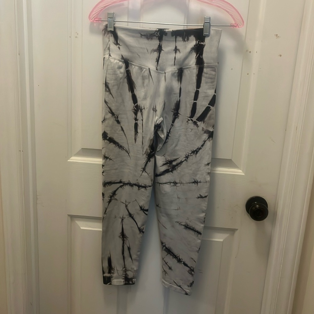 NWT VS PINK ACTIVE Seamless V High Waist 7/8 Tight - Sz Medium